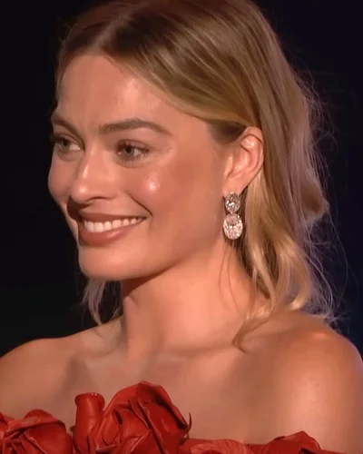 Margot Robbie